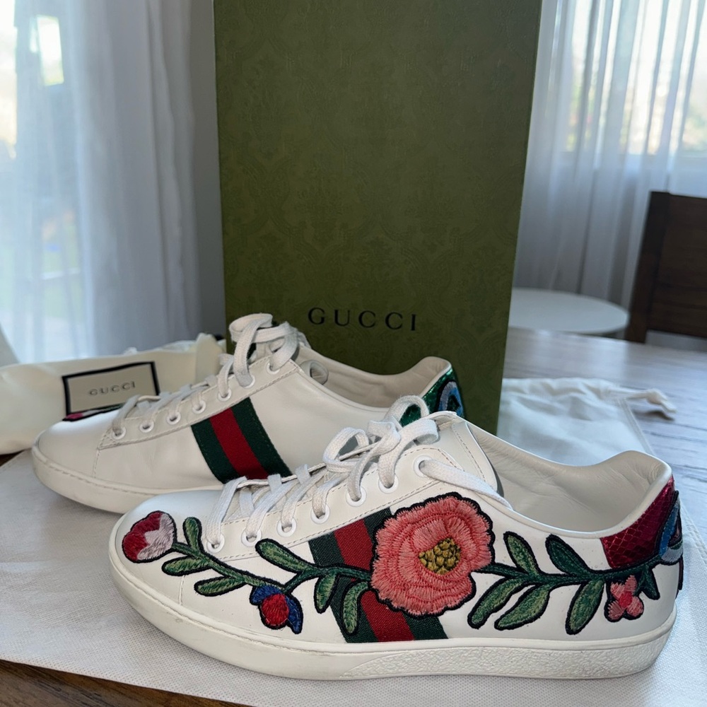 GUCCI Ace Sneakers with Floral Embroidery